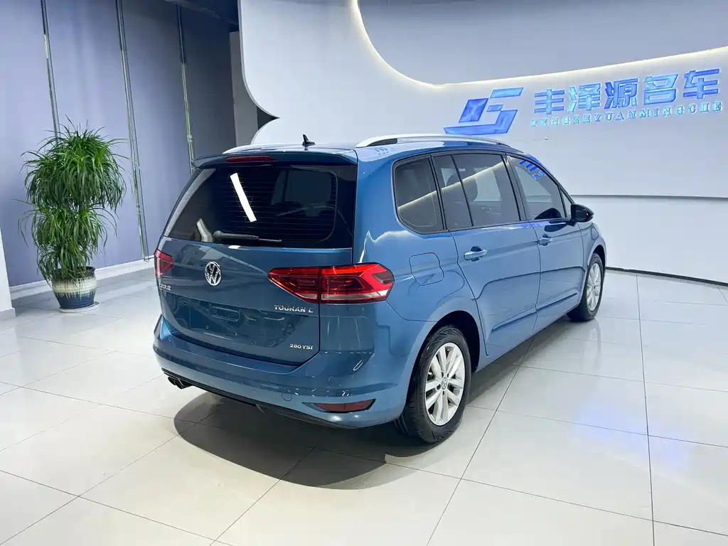 Volkswagen Touran 2019 — фото 5