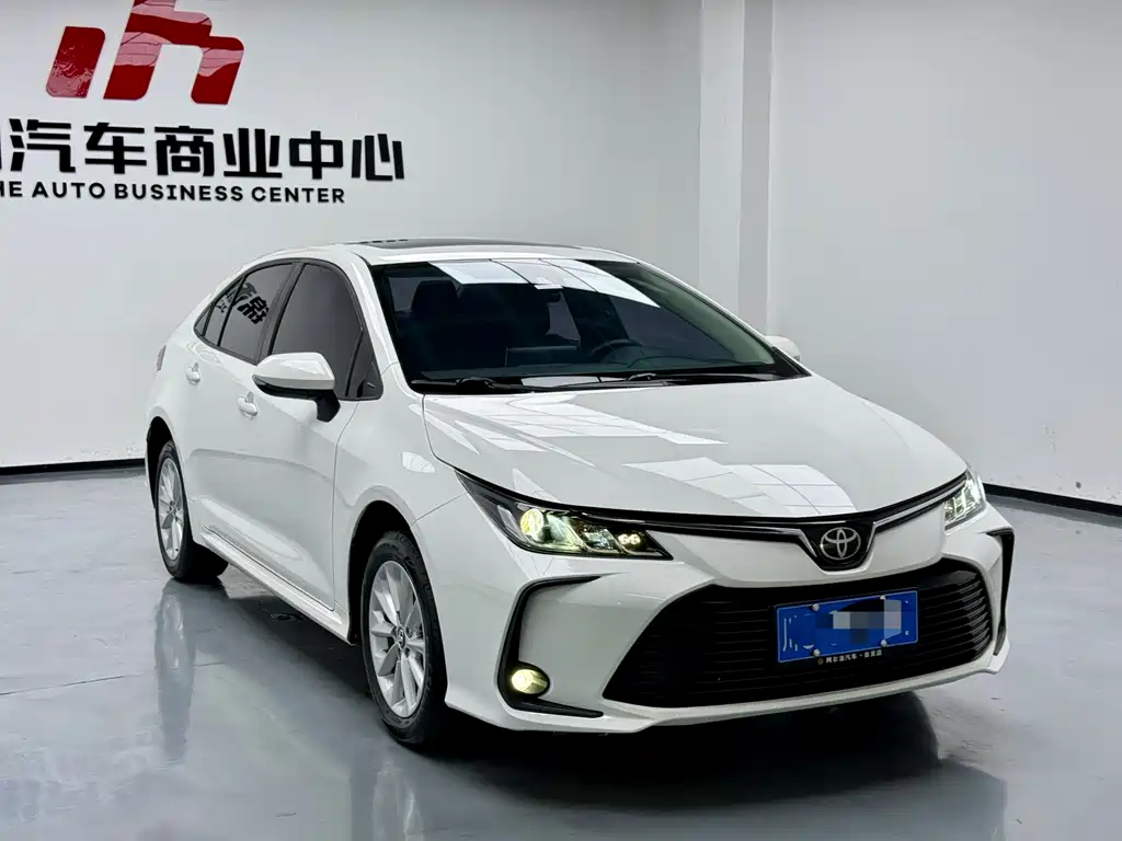 Toyota Corolla 2023 — фото 3