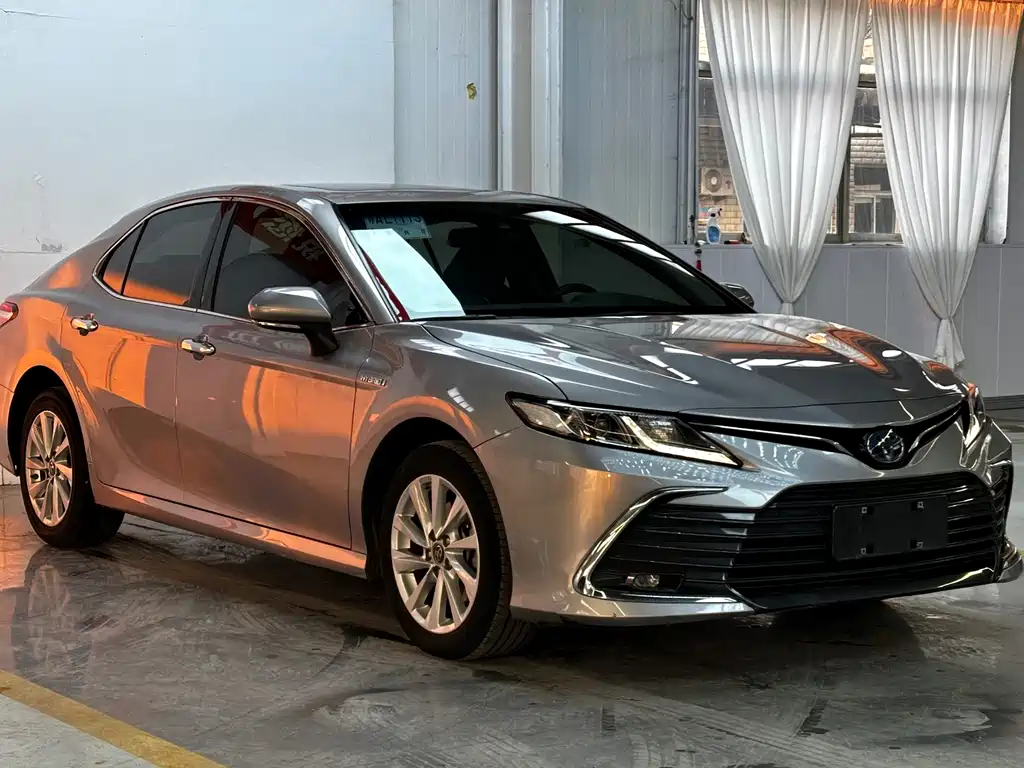 Toyota Camry 2021 — фото 3
