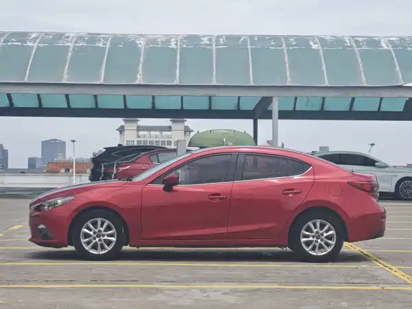Mazda 3 Axela 2016