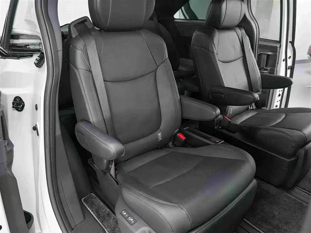 Toyota Sienna 2025 — фото 11