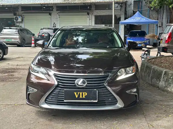 Lexus ES 2018