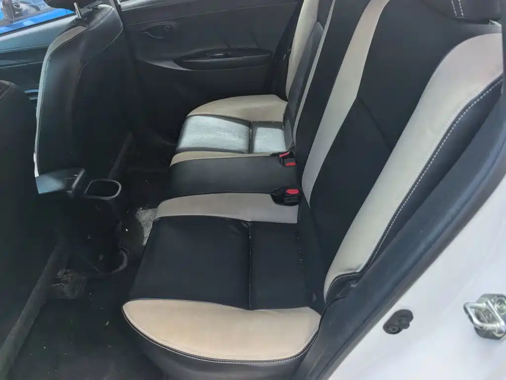 Toyota Yaris L 2021 — фото 14