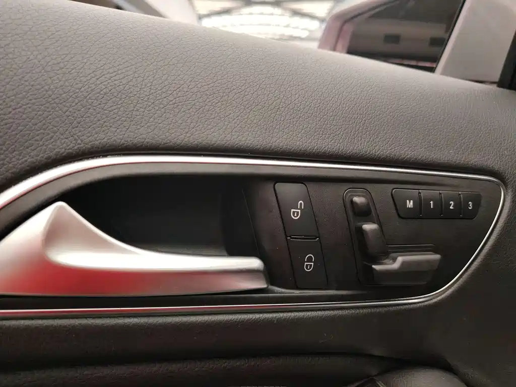 Mercedes-Benz GLA 2017 — фото 10