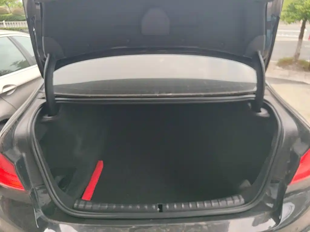 BMW 5 Series 2019 — фото 19