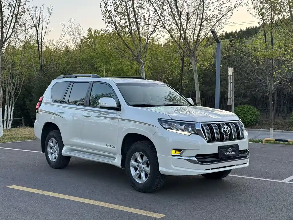 Toyota Prado 2015 — фото 2