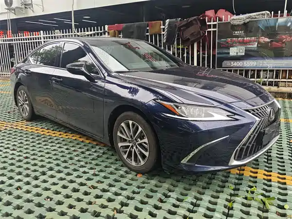 Lexus ES 2022