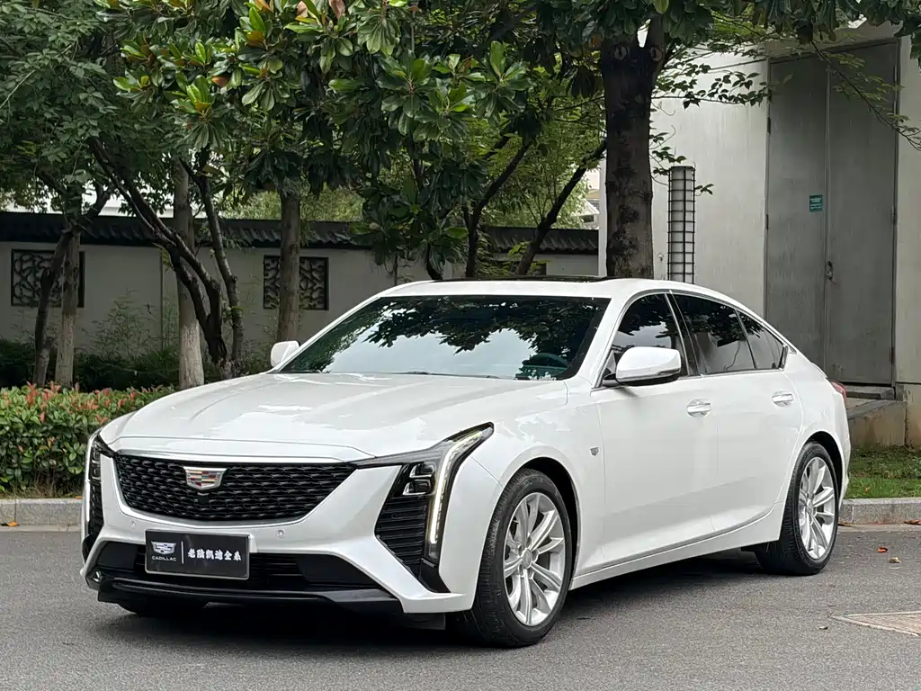 Cadillac CT5 2024 — фото 1
