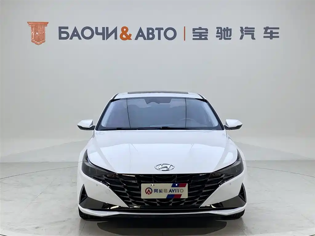 Hyundai Elantra 2022