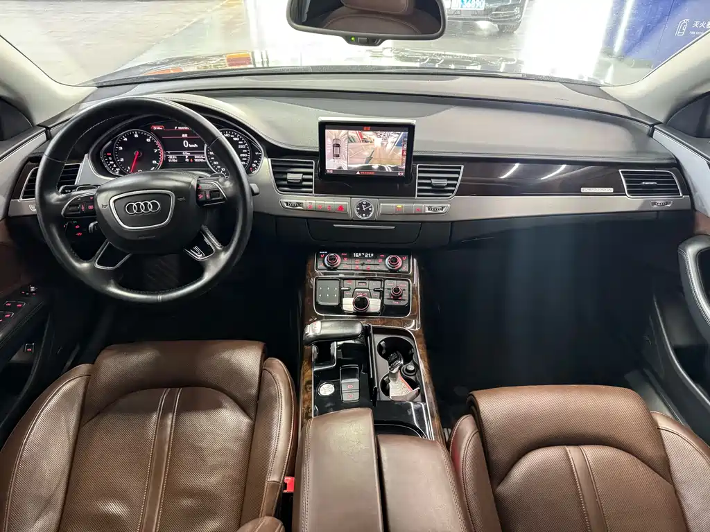 Audi A8 2017 — фото 8