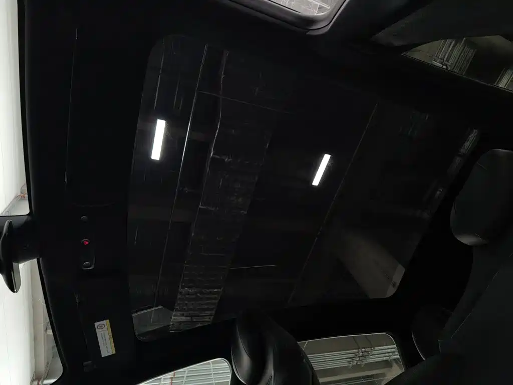 Tesla Model Y L 2025 — фото 14