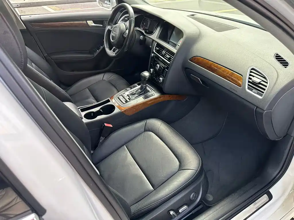 Audi A4L 2015