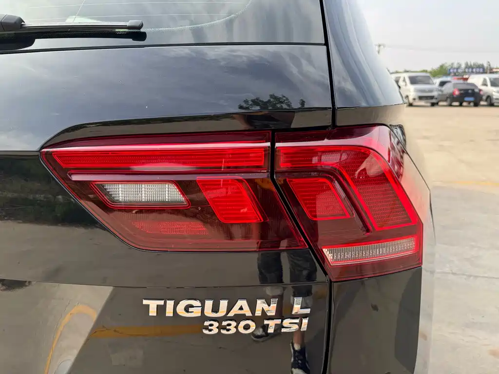 Volkswagen Tiguan L 2018 — фото 8