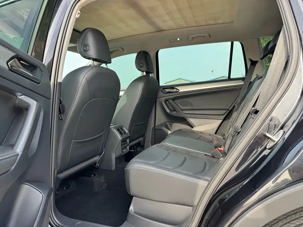 Volkswagen Tiguan L 2018 — фото 10