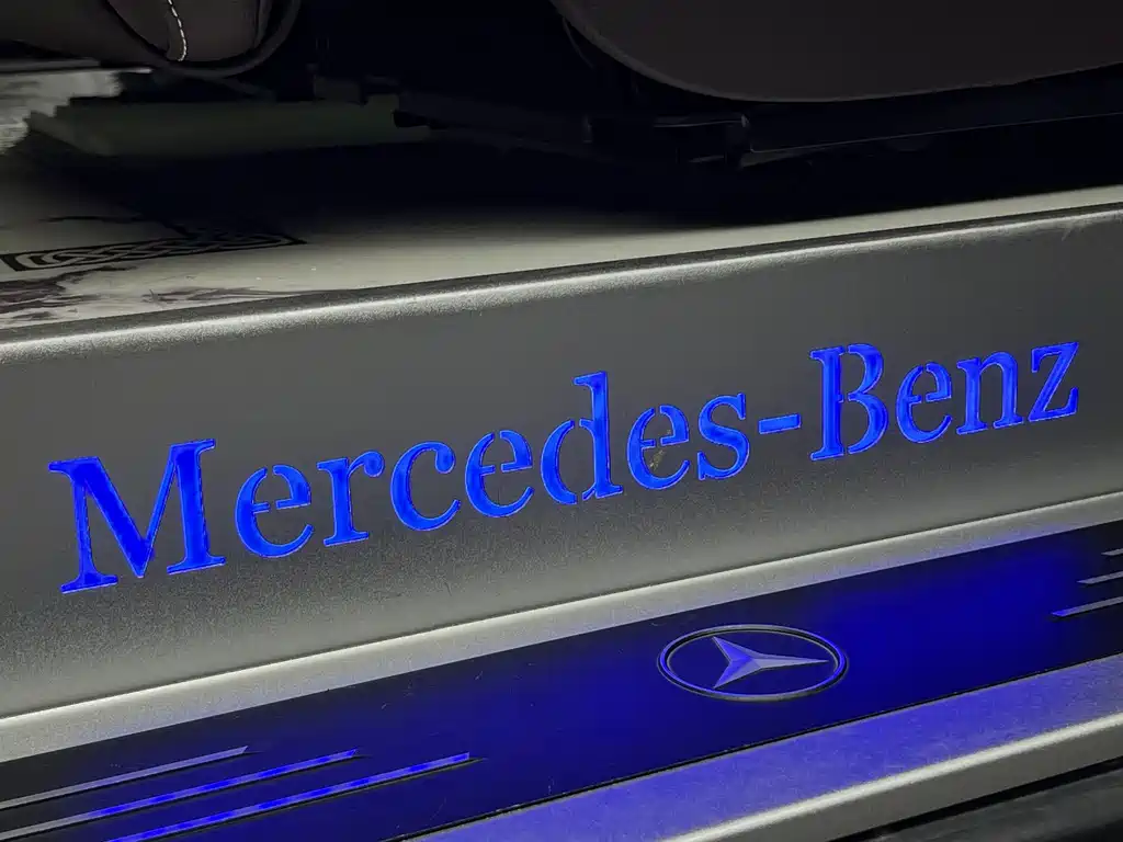 Mercedes-Benz V-Class 2021 — фото 13