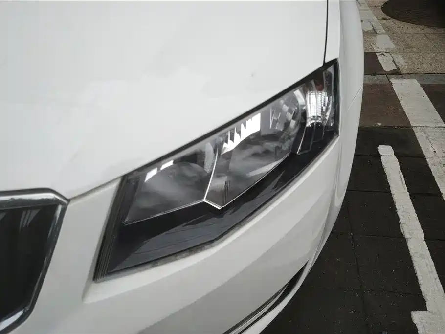 Skoda Octavia 2015 — фото 5