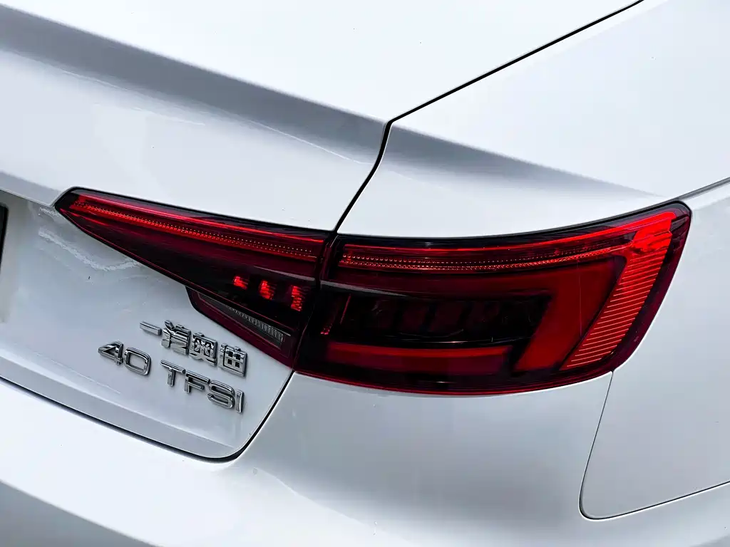 Audi A4L 2017 — фото 7
