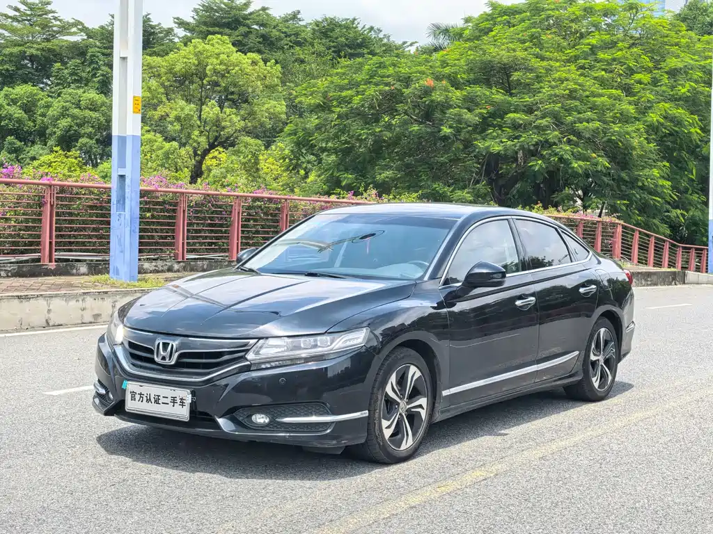 Honda Spirior 2015 — фото 1