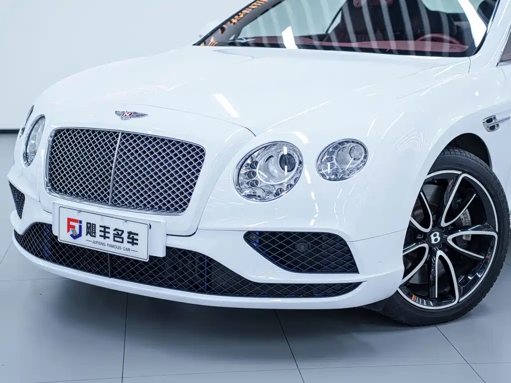 Bentley Continental 2018 — фото 11