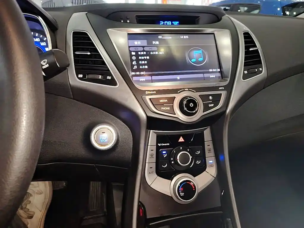 Hyundai Elantra Langdong 2017 — фото 13