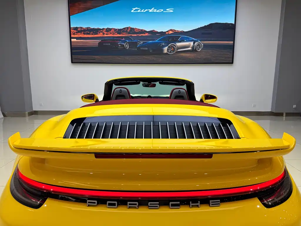 Porsche 911 2022 — фото 14