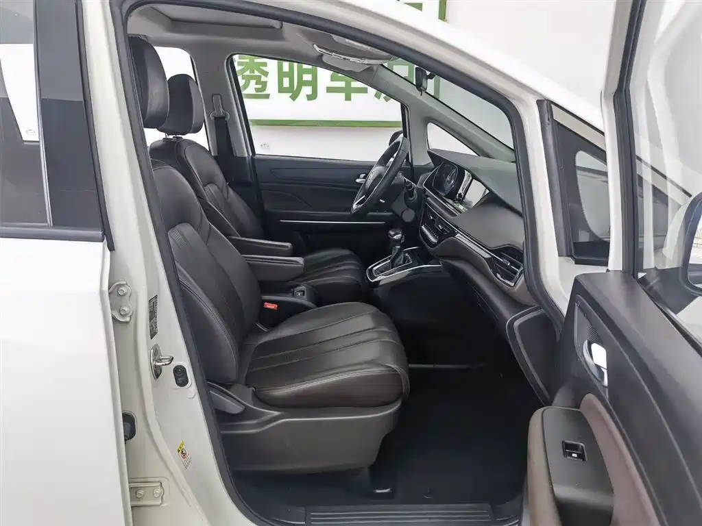 GAC Motor Trumpchi M6 2019 — фото 23
