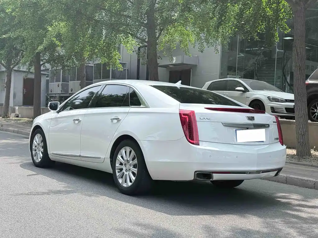 Cadillac XTS 2016 — фото 22