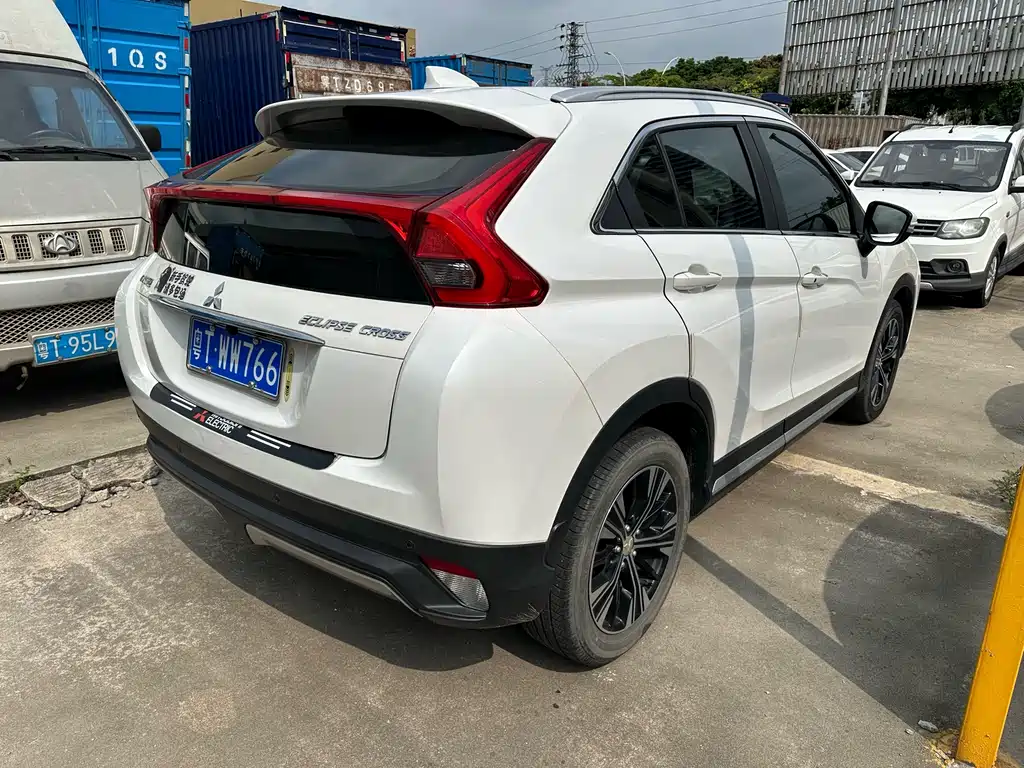 Mitsubishi Eclipse Cross 2020 — фото 8