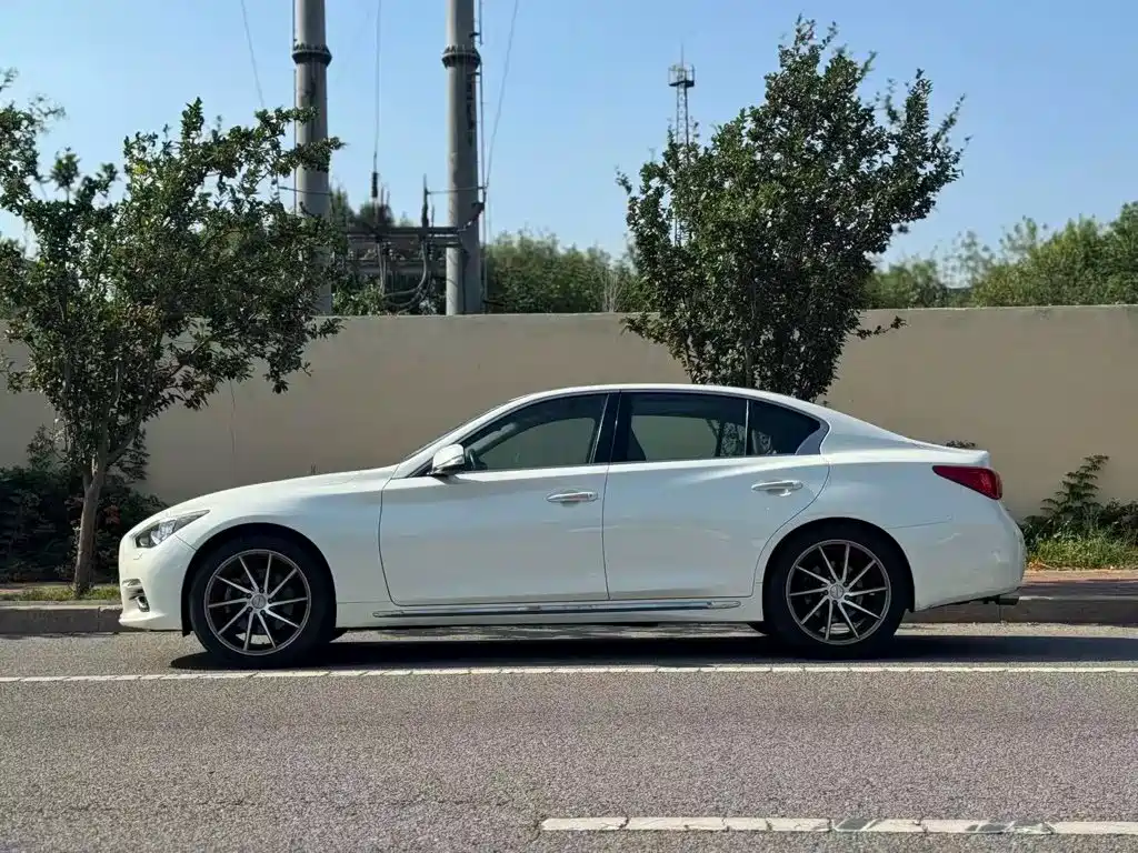 Infiniti Q50L 2016 — фото 8