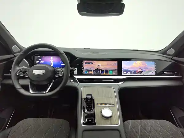 Geely Xingyue L 2025