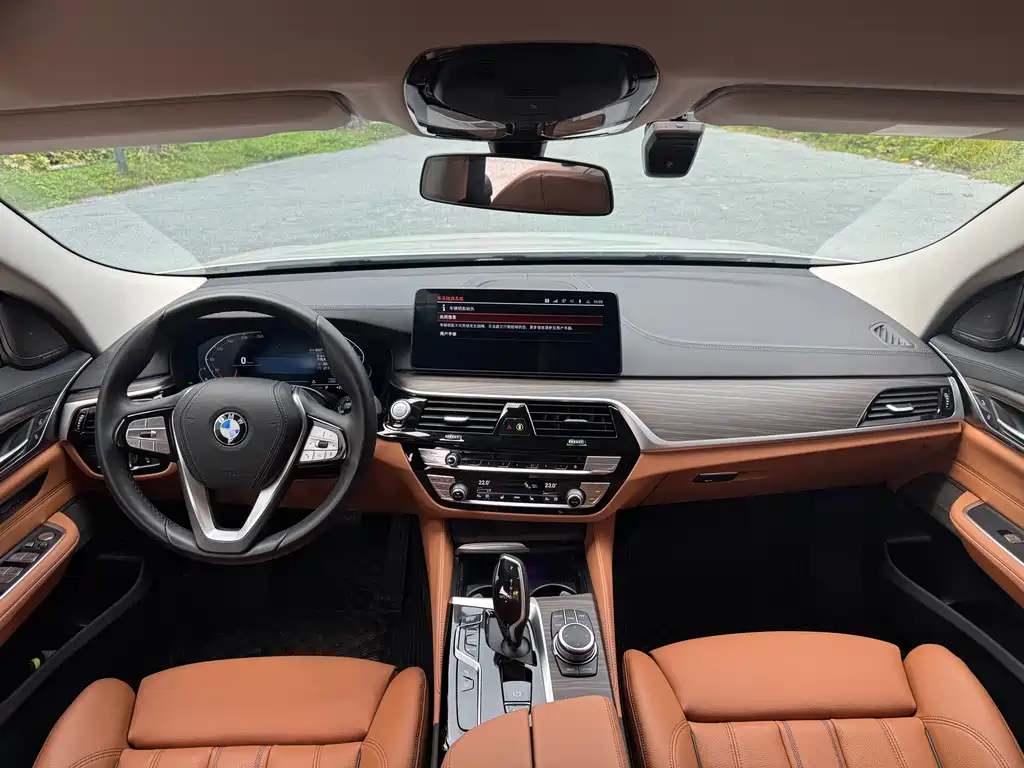 BMW 6 Series GT 2022 — фото 10