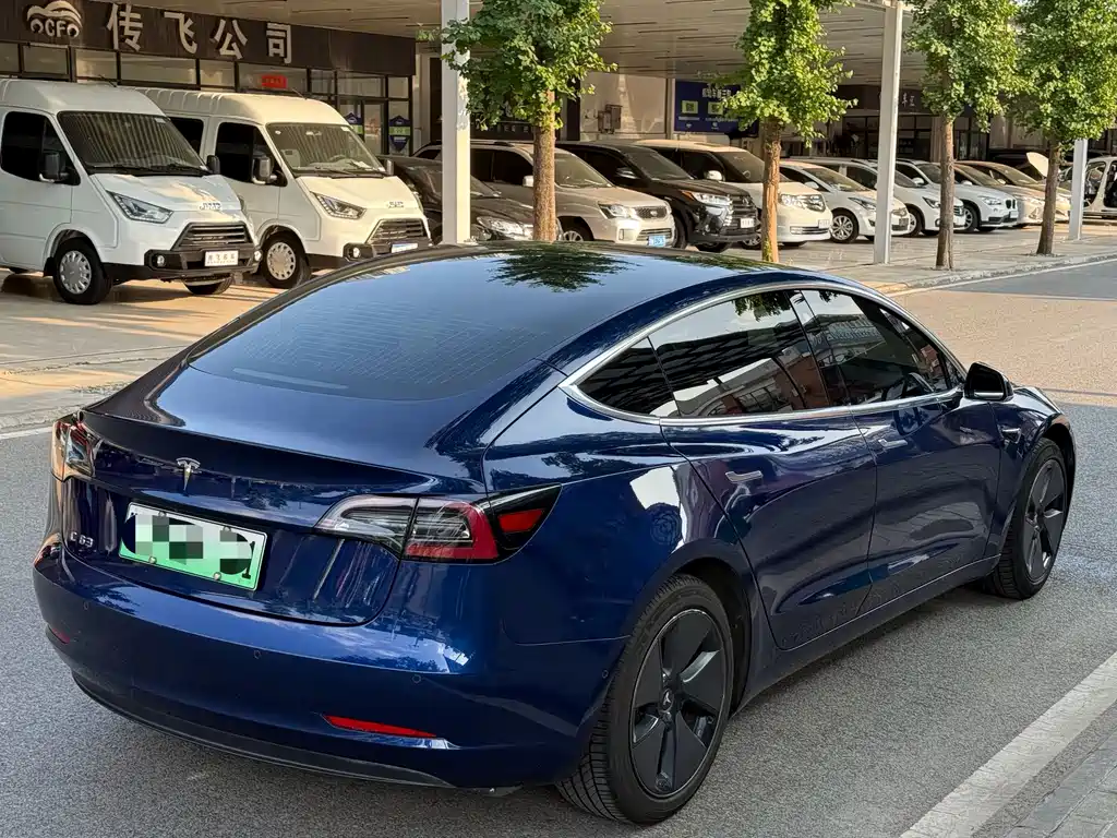 Tesla Model 3 2019 — фото 10