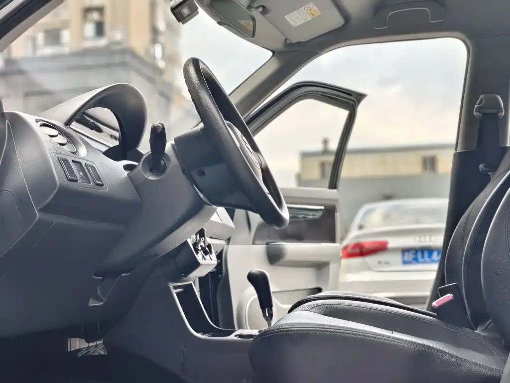 Suzuki Swift 2018 — фото 10