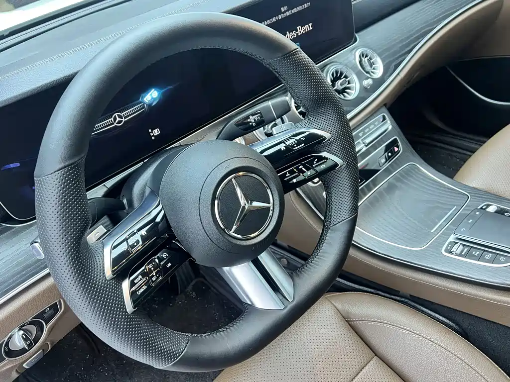 Mercedes-Benz E-Class 2021 — фото 14