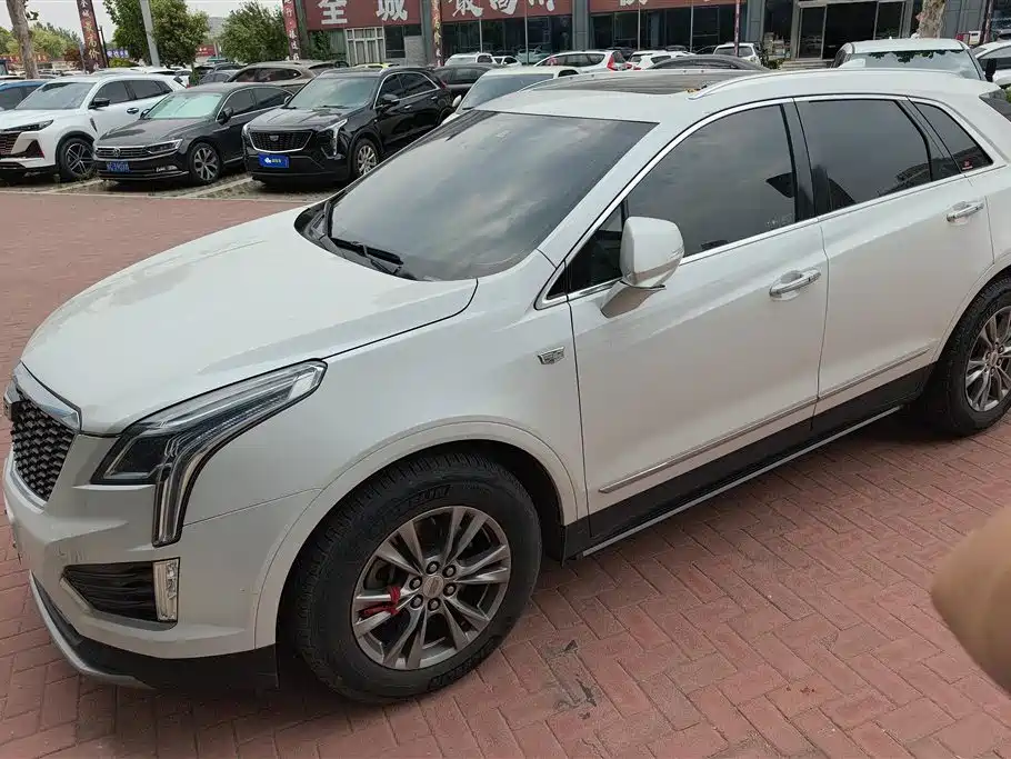Cadillac XT5 2020 — фото 1