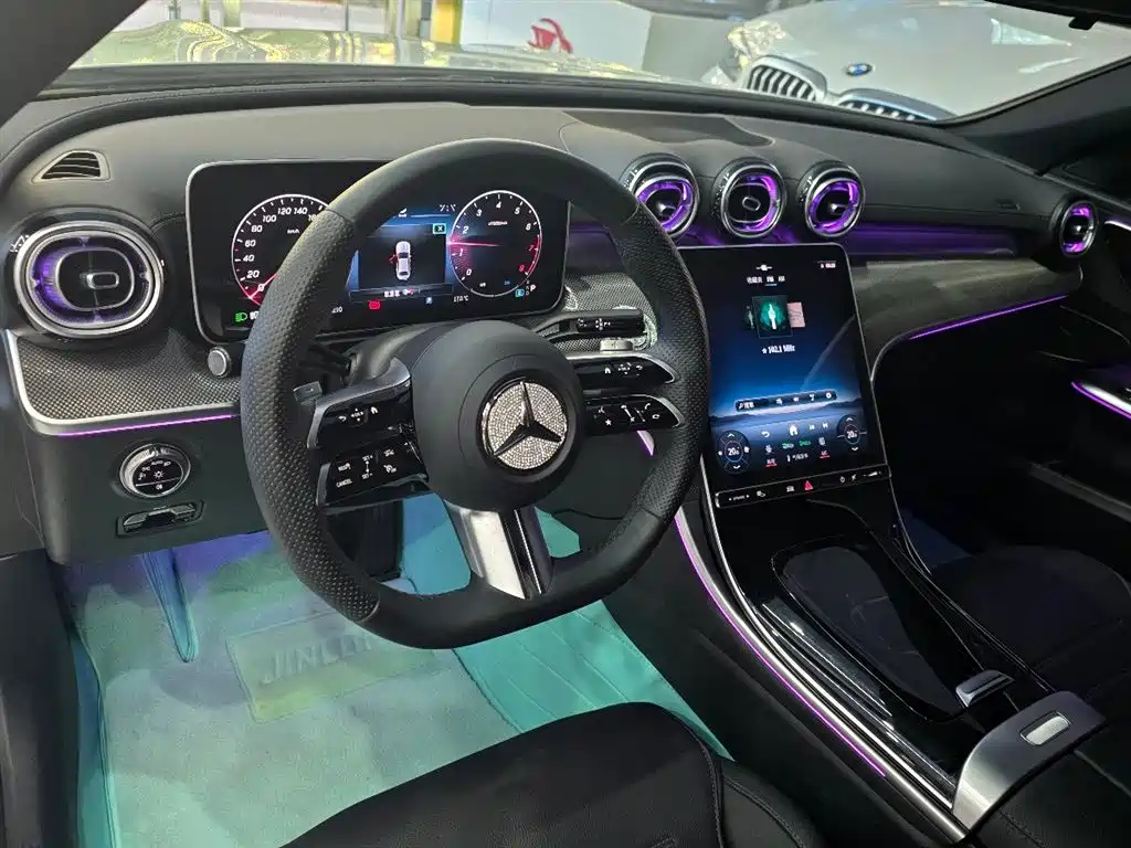 Mercedes-Benz C-Class 2024
