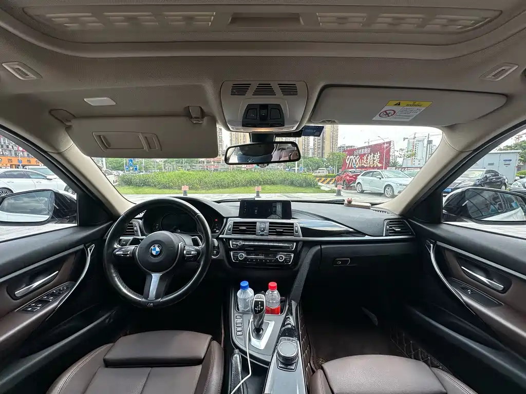BMW 3 Series 2019 — фото 10