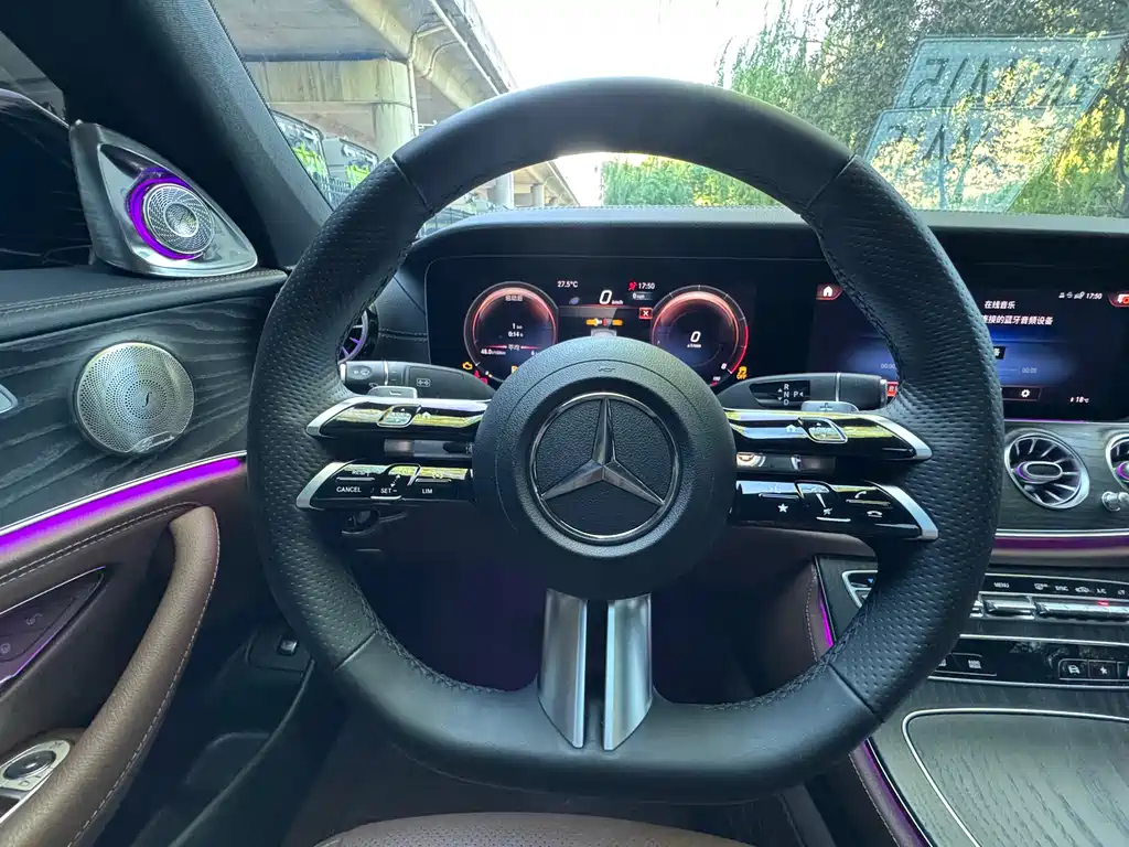 Mercedes-Benz E-Class 2023 — фото 18
