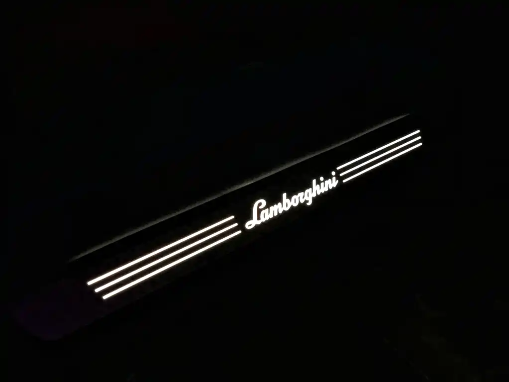 Lamborghini Urus 2019 — фото 17