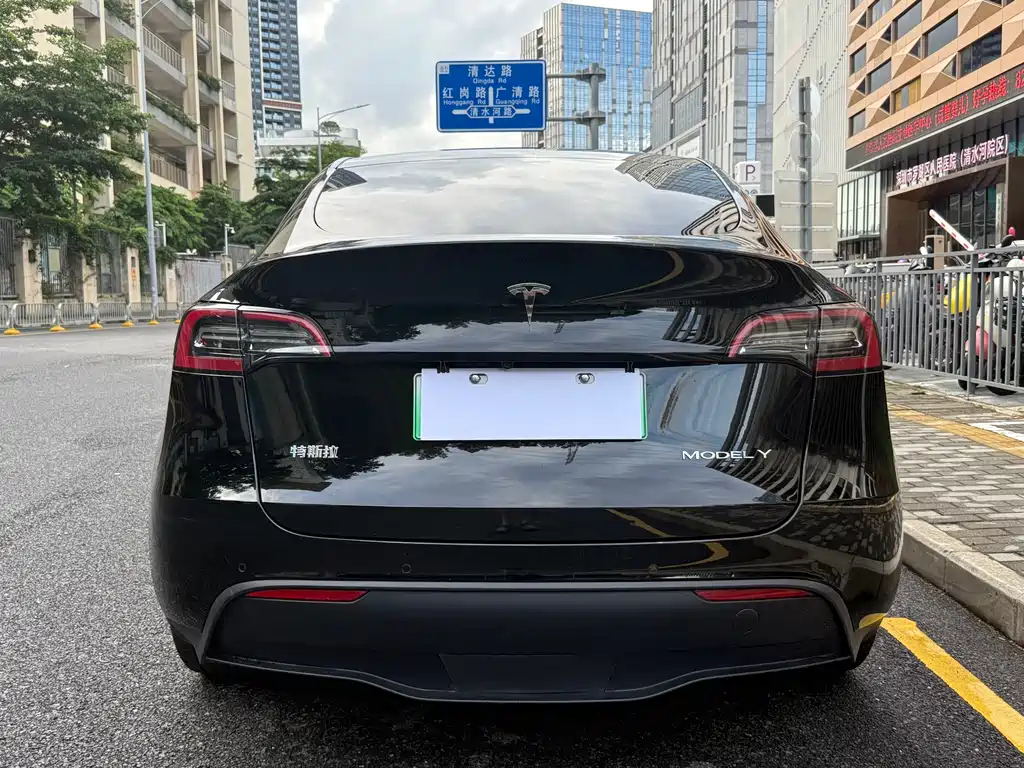 Tesla Model Y 2021 — фото 14