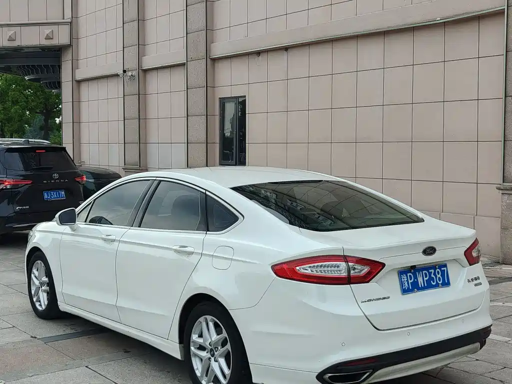 Ford Mondeo 2015 — фото 6