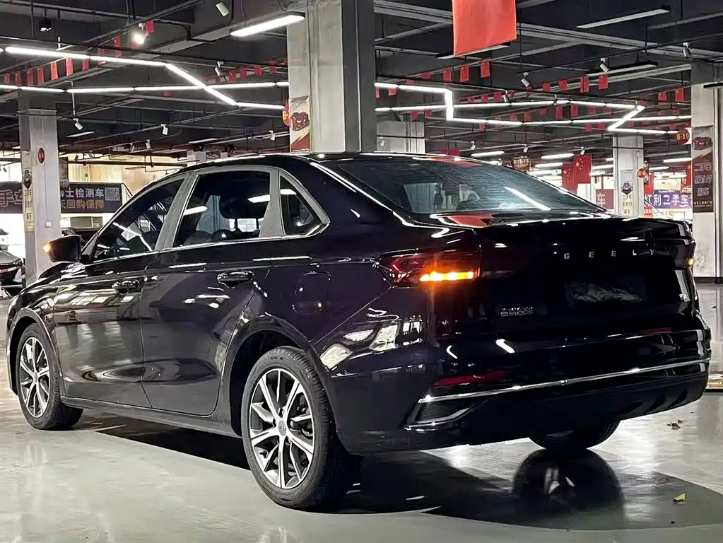 Geely Emgrand 2022 — фото 10