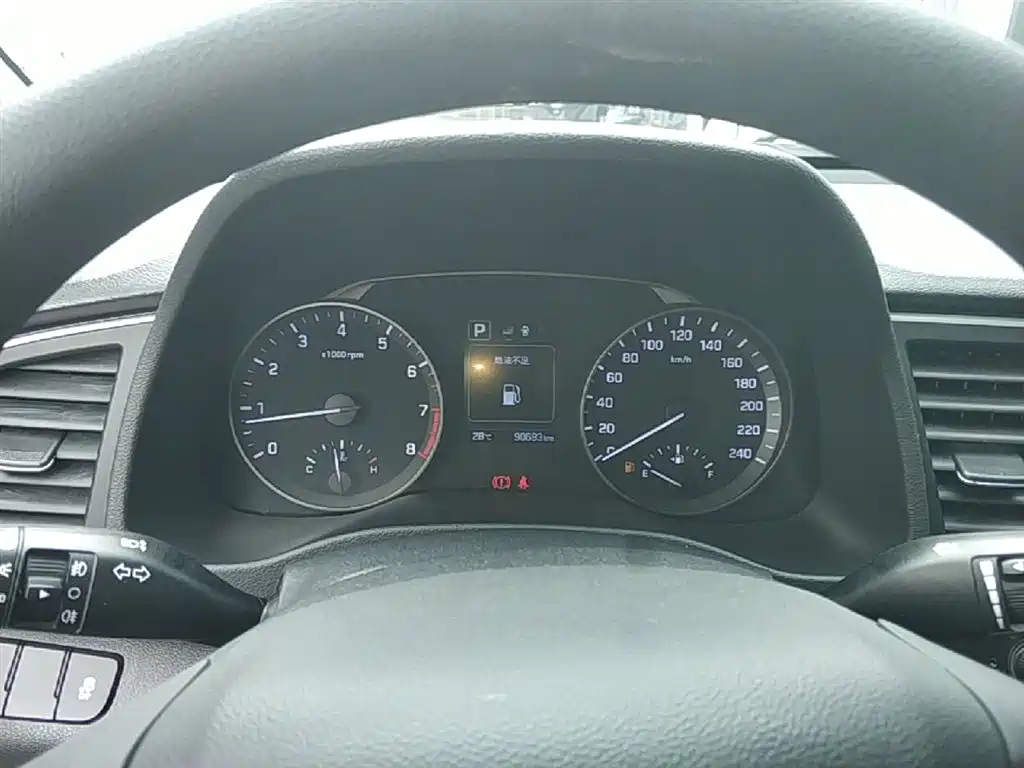 Hyundai Elantra 2019 — фото 12