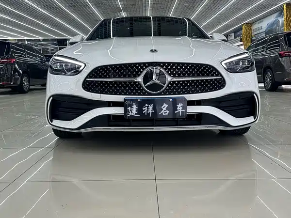 Mercedes-Benz C-Class 2024