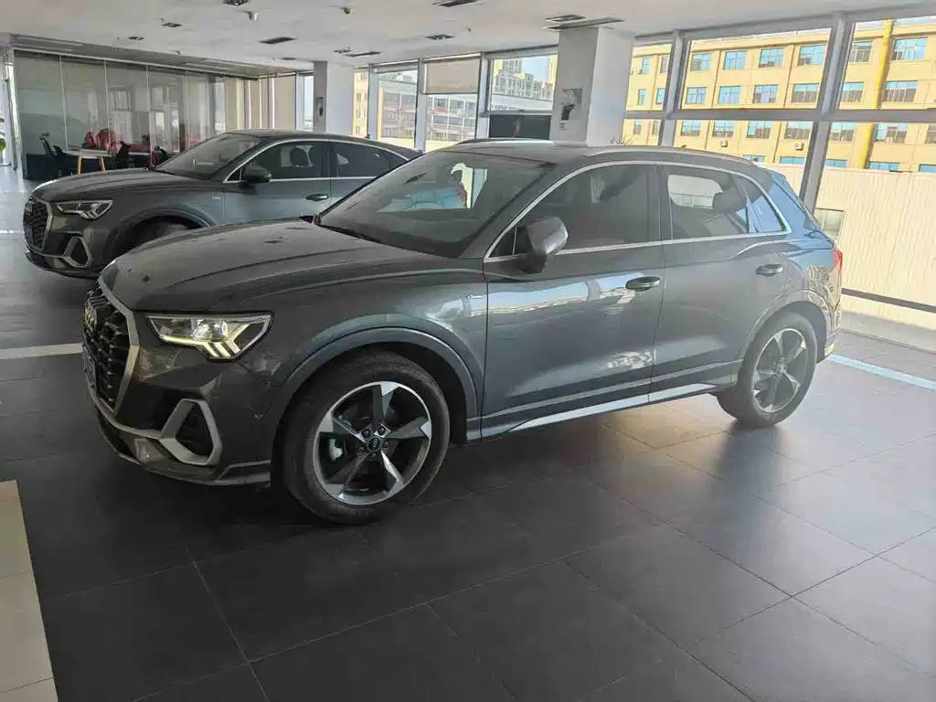 Audi Q3 2023 — фото 1