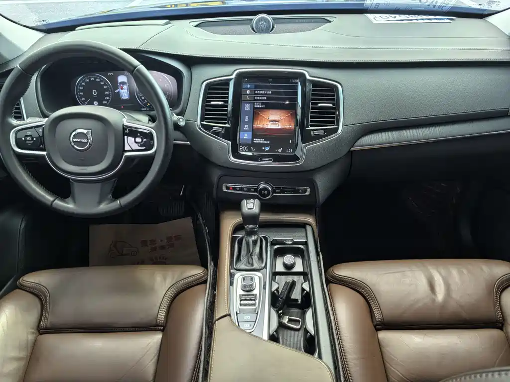 Volvo XC90 2021 — фото 16