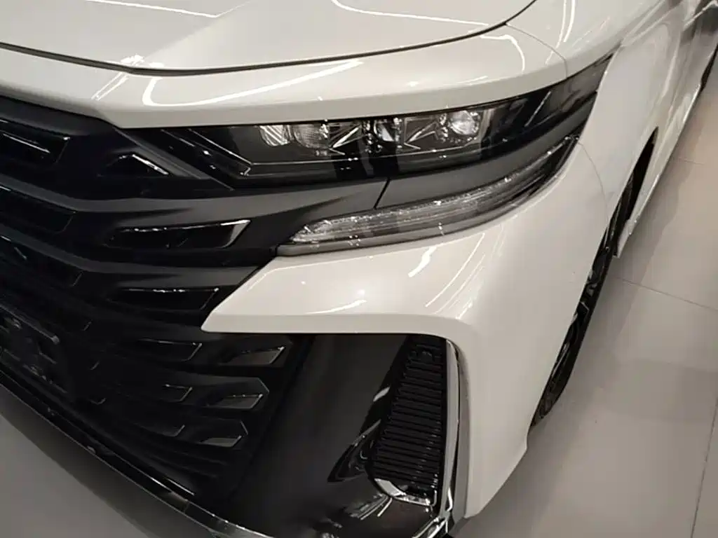 Toyota Vellfire 2023 — фото 24