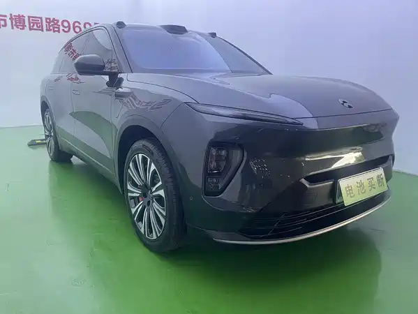 NIO ES8 2024