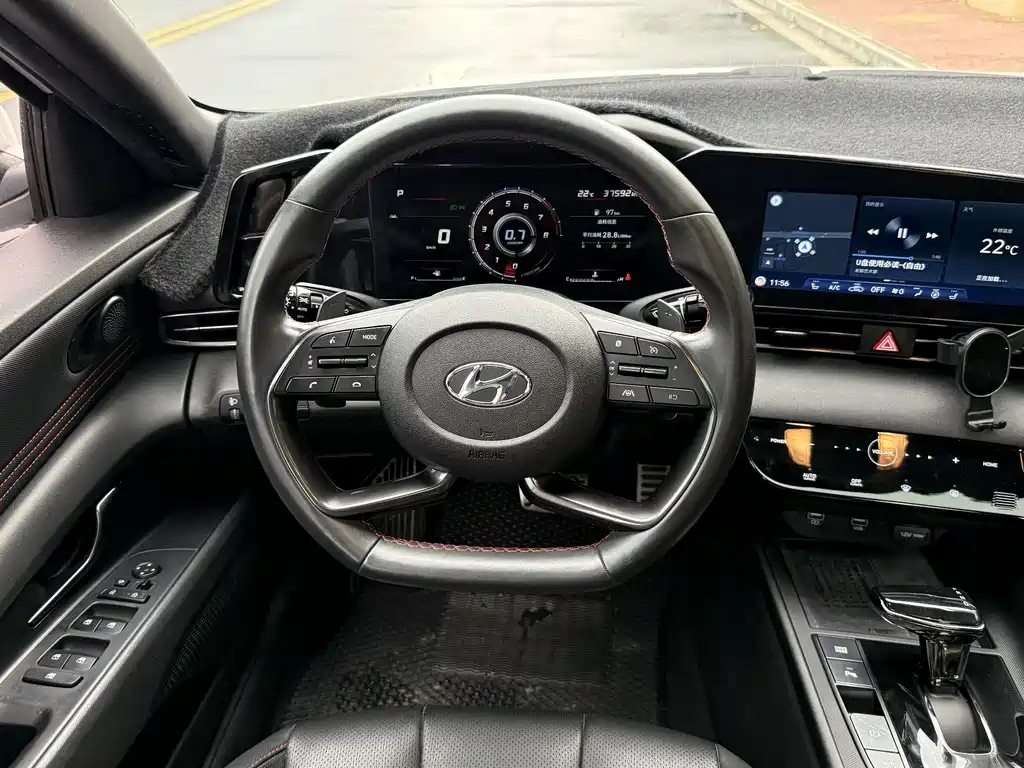 Hyundai Elantra 2021 — фото 15