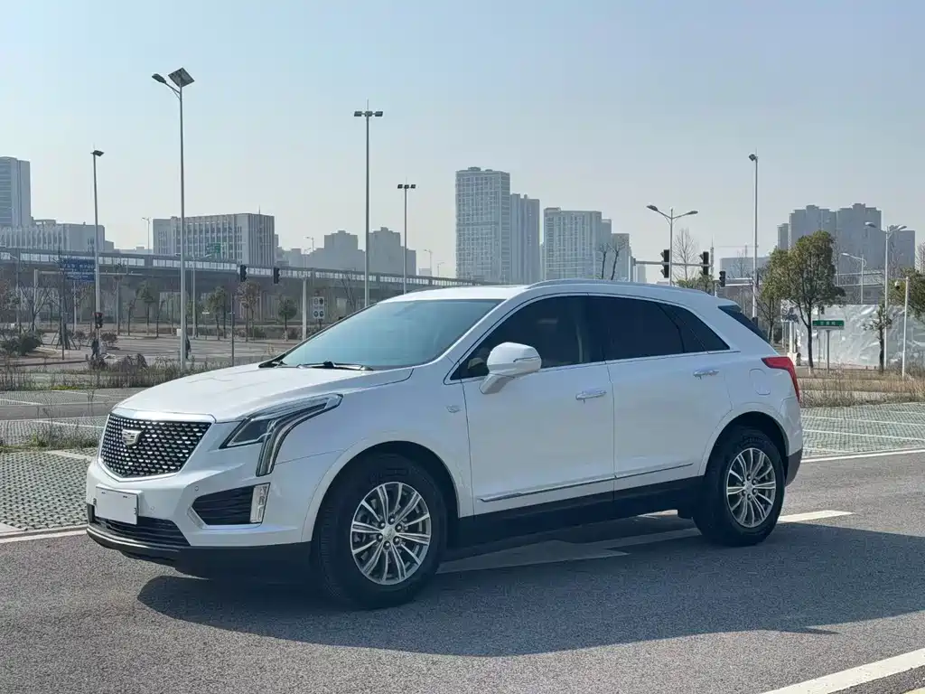 Cadillac XT5 2017 — фото 1